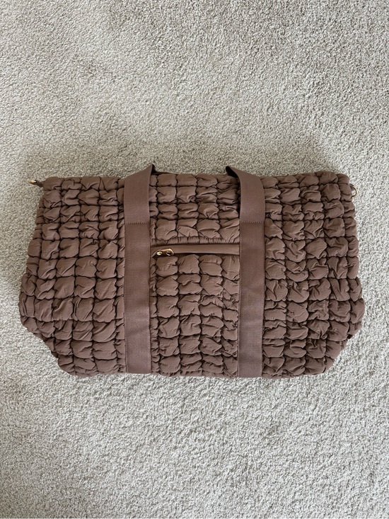 Universal Thread Handbags - Universal Thread Quilted Chocolate Brown Travel Tote